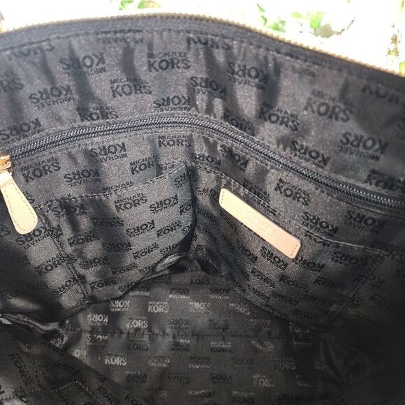 Michael Kors Jet Set Pebble Leather Bag NEW WITH DUSTBAG - Picture 12 of 17